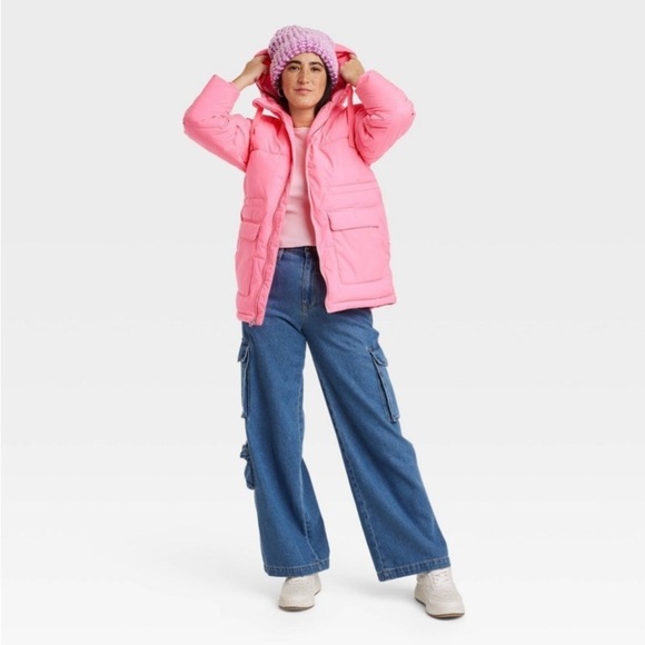 Women's Puffer Jacket - Universal Thread™
Pink XL new - Picture 3 of 6